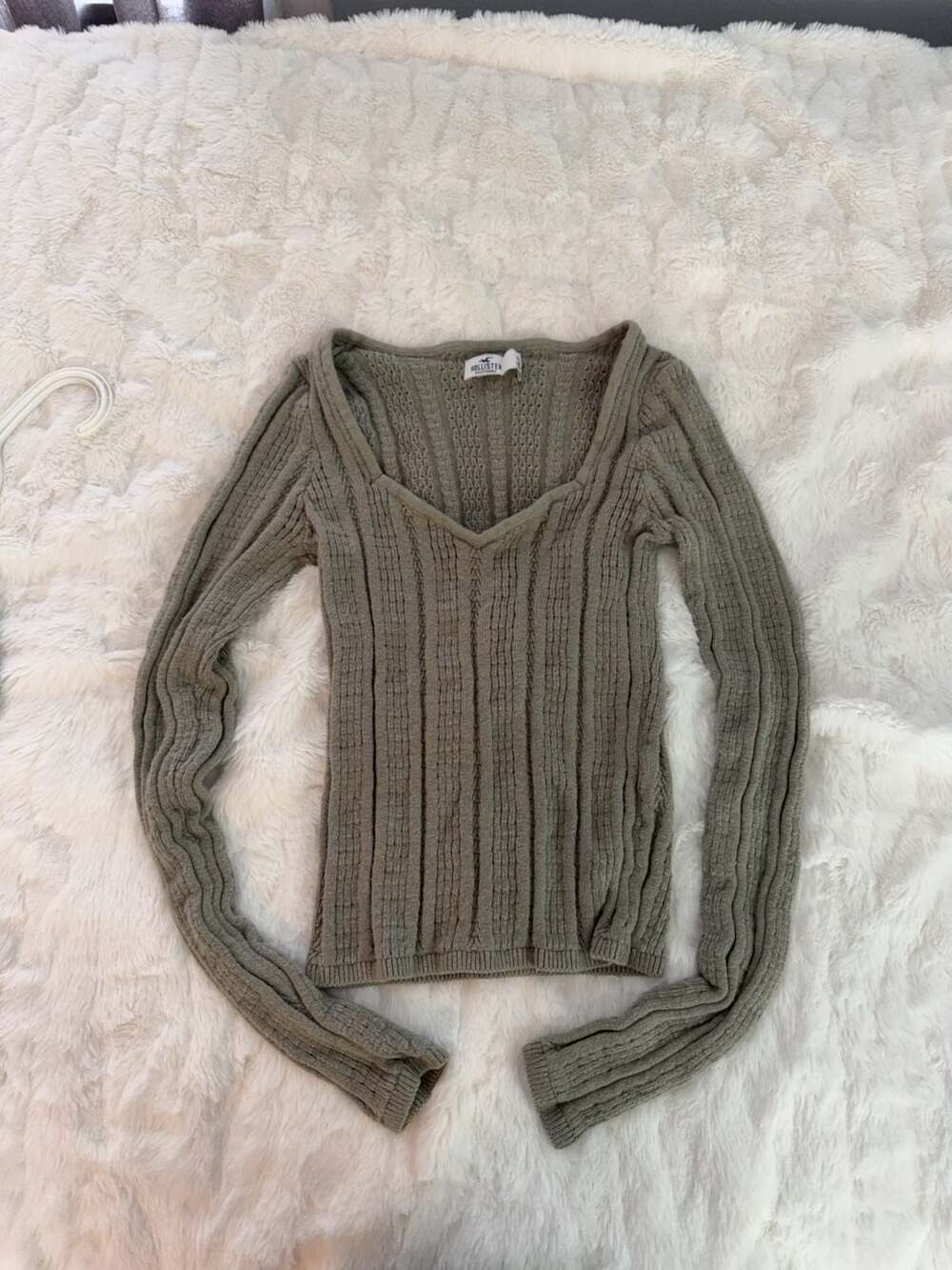 Hollister Women's Ribbed V-Neck Long Sleeve Sweater Size S